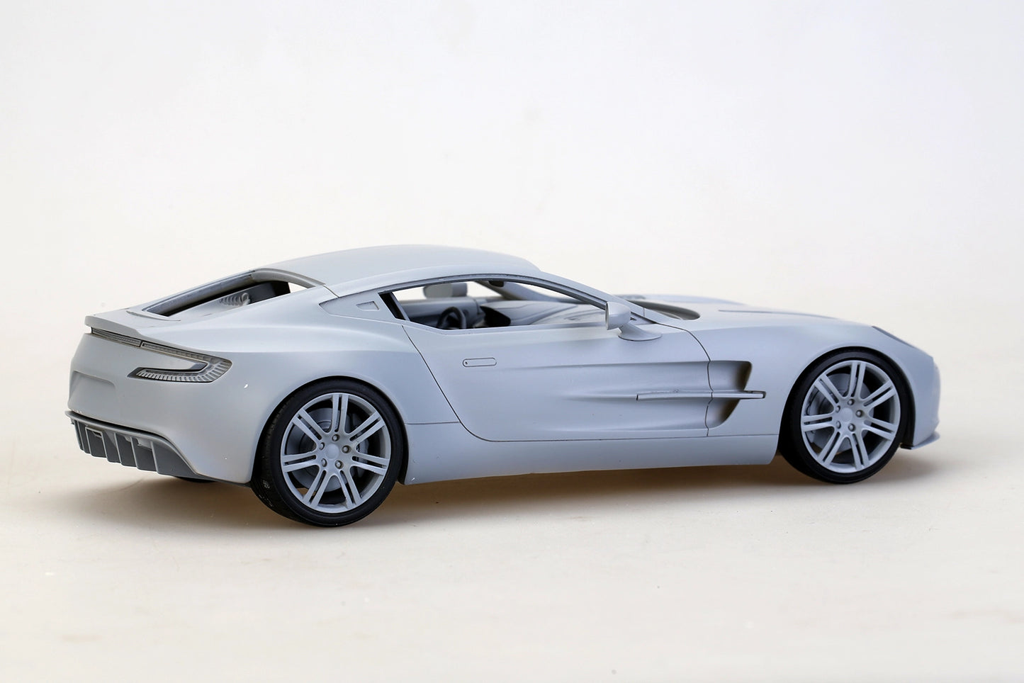 Alpha Model - Aston Martin ONE77 - 1/24
