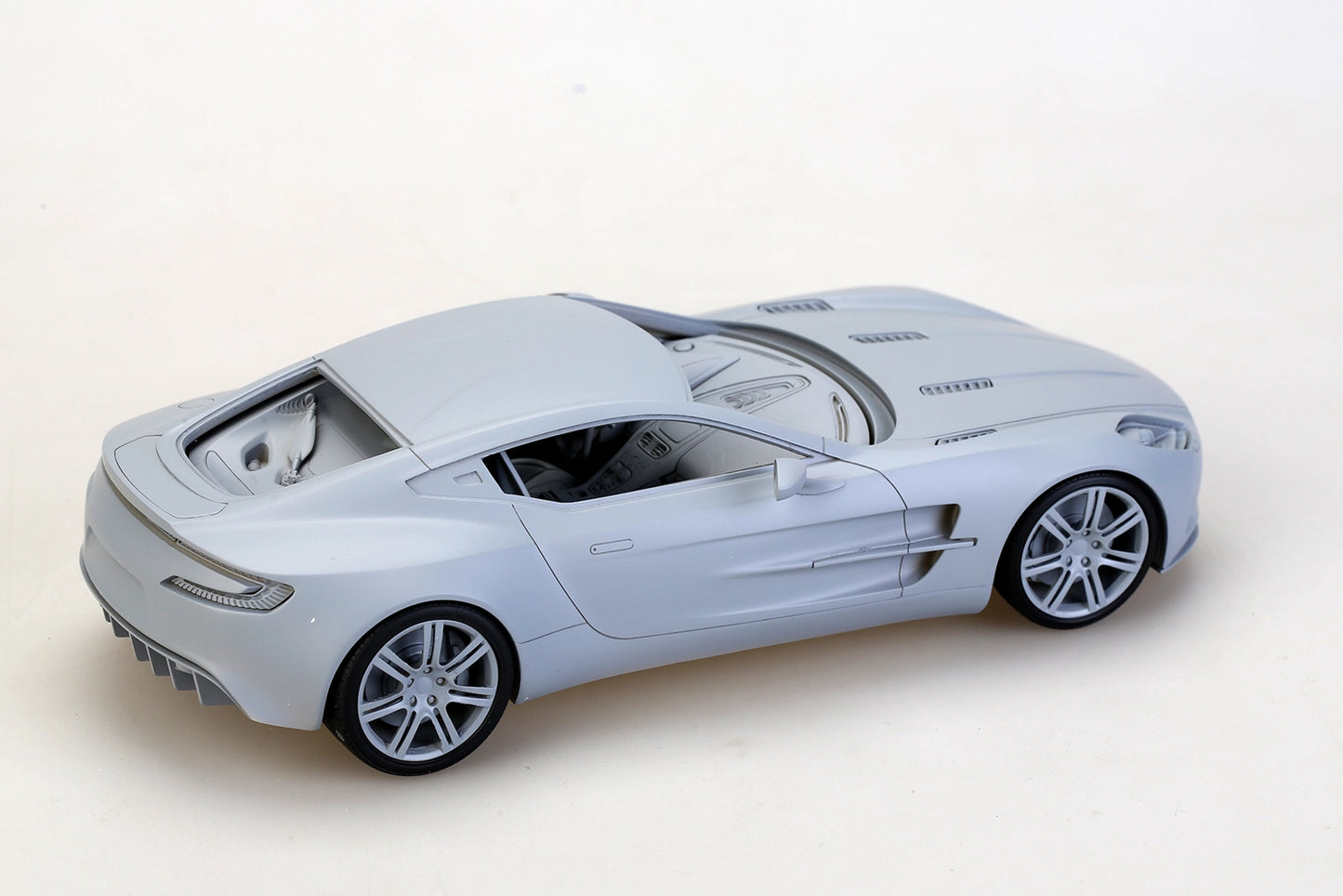 Alpha Model - Aston Martin ONE77 - 1/24