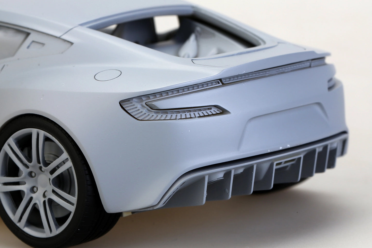 Alpha Model - Aston Martin ONE77 - 1/24