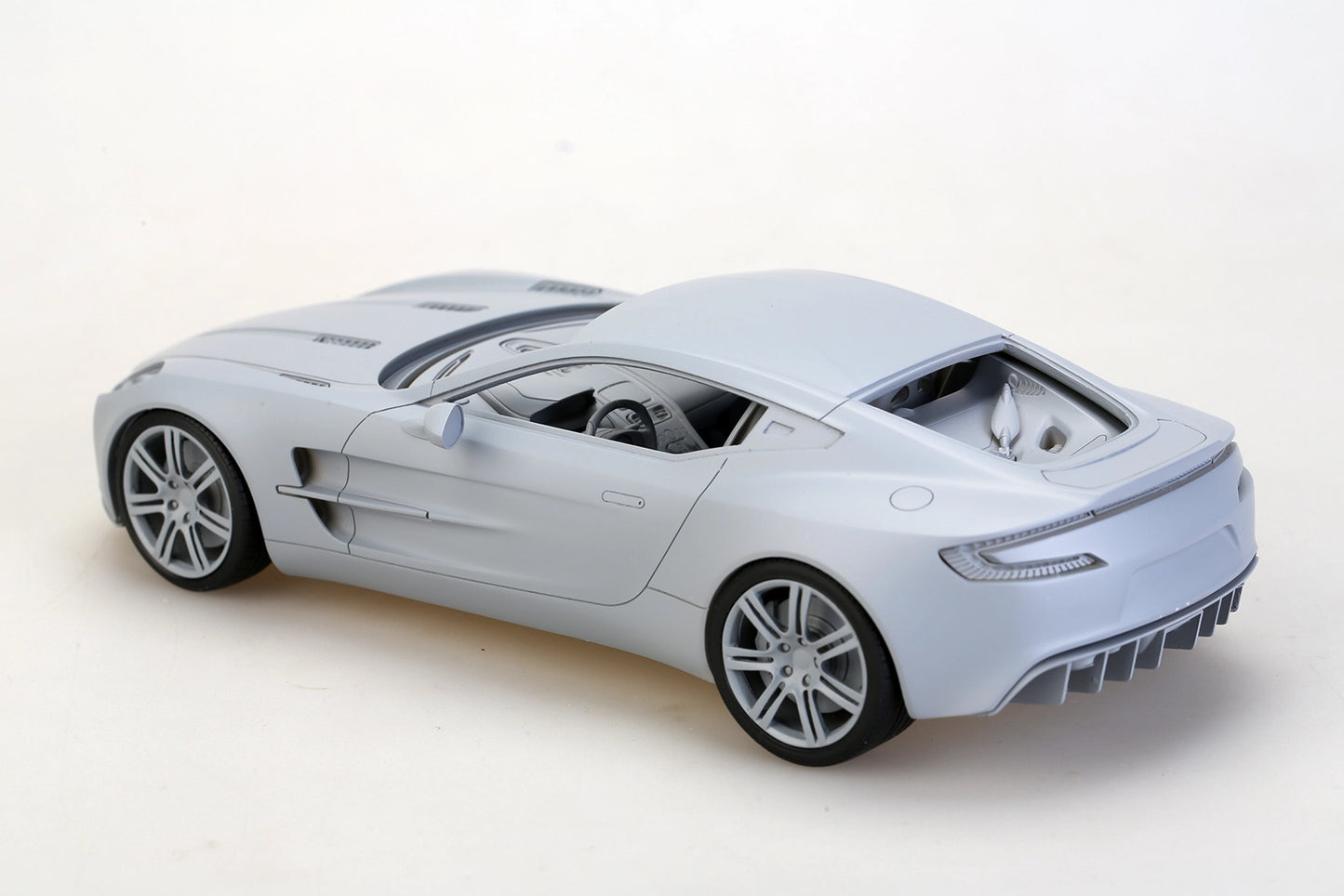Alpha Model - Aston Martin ONE77 - 1/24