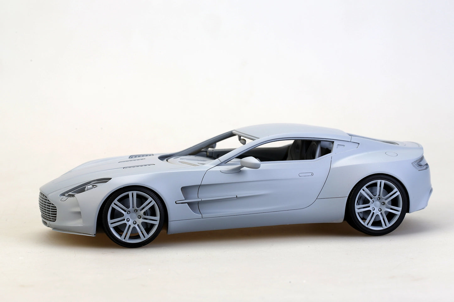 Alpha Model - Aston Martin ONE77 - 1/24