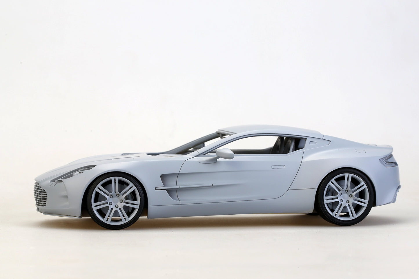 Alpha Model - Aston Martin ONE77 - 1/24