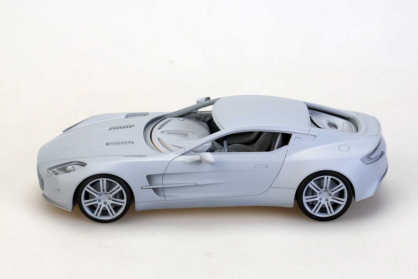 Alpha Model - Aston Martin ONE77 - 1/24